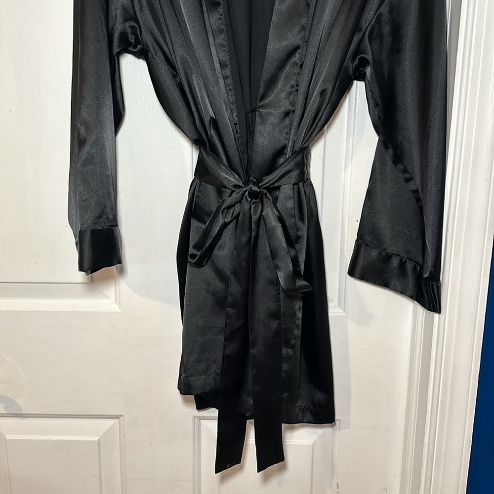 Women’s Victoria’s Secret Black Belted Sequin Robes One Size Fits Most - Picture 4 of 10